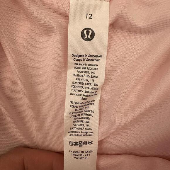 NWT Lululemon Hotty Hot Low-Rise 2.5" Lined Shorts - STRAWBERRY MILKSHAKE Sz 12 - Picture 6 of 7